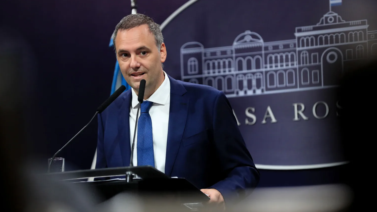 Renunció el Jefe de Gabinete Manuel Adorni