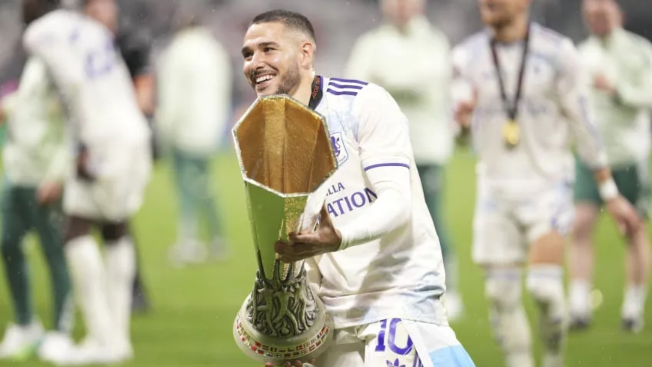 Desde la Selección llamaron a Buendía por una posible baja antes del Mundial