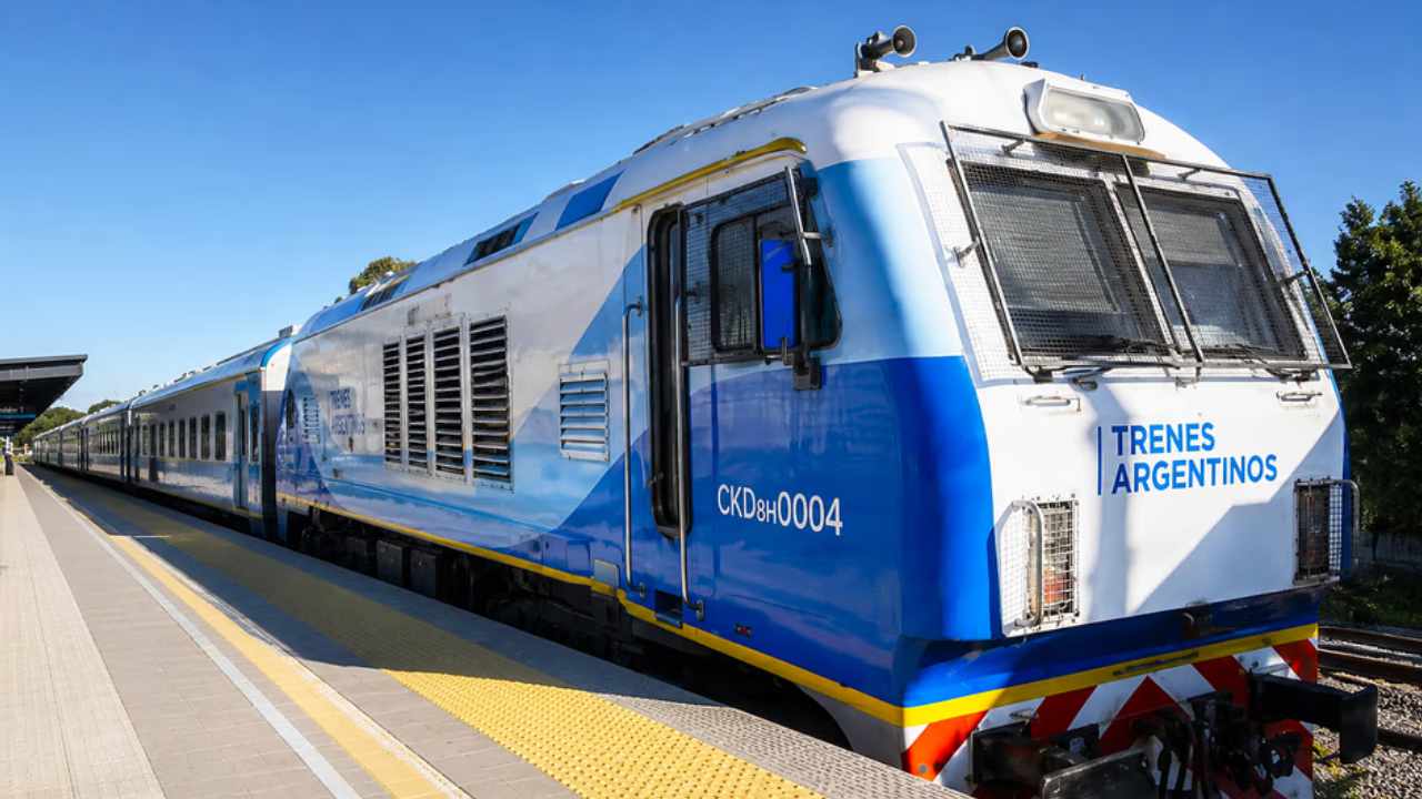 Cómo es el tren expreso que vuelve en Buenos Aires