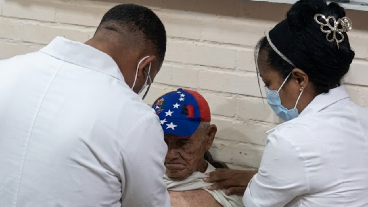 Terremoto en Venezuela: EEUU envía ayuda y médicos cubanos asisten a damnificados