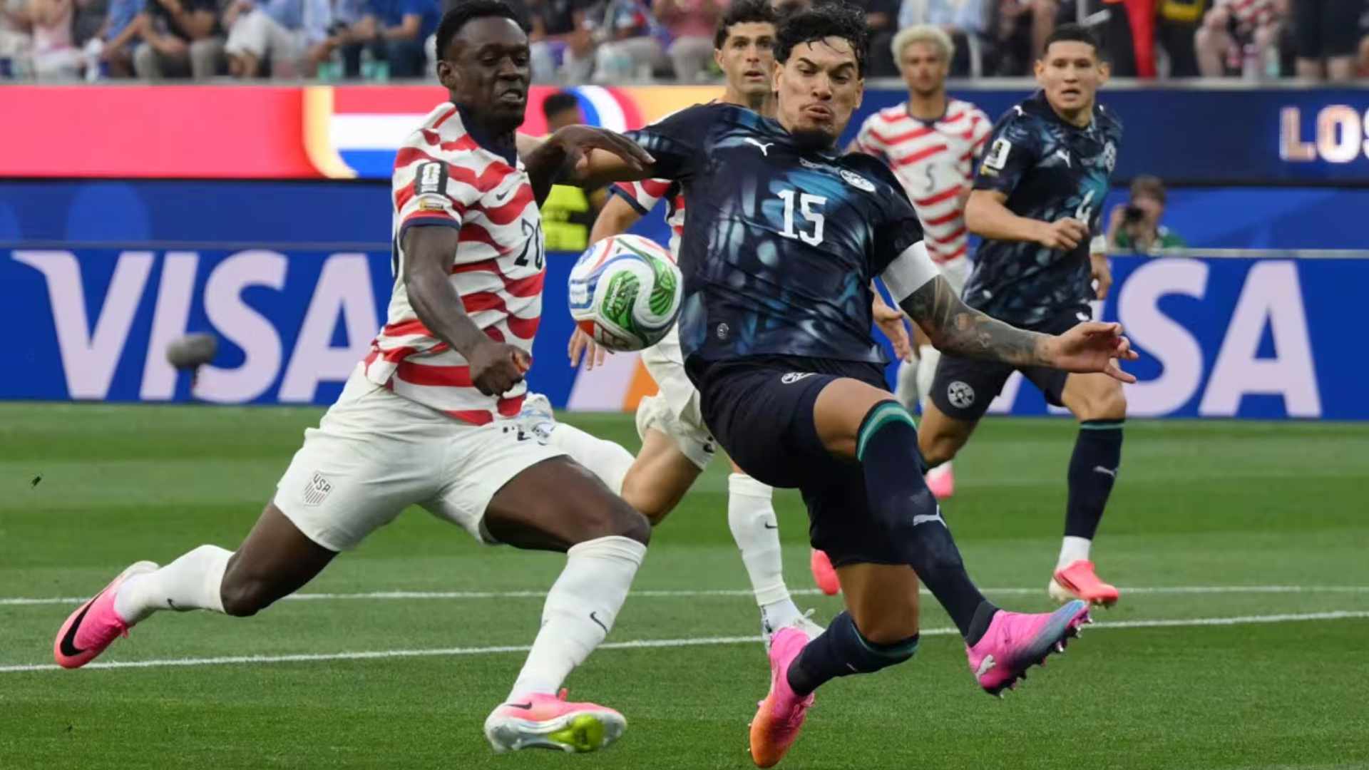 Estados Unidos goleó a Paraguay en su debut mundialista