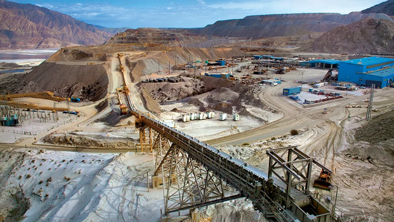 Vaca Muerta y la minería ya generan casi tantos dólares como el campo