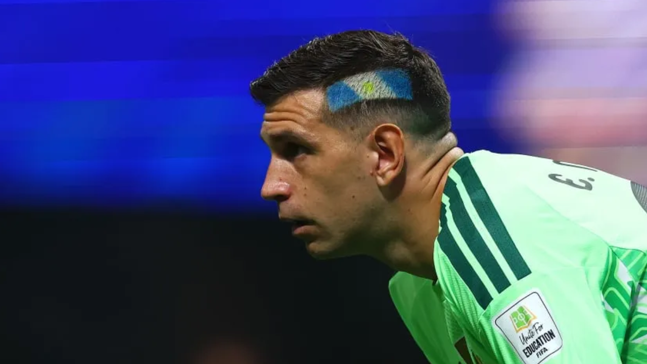 El récord histórico que puede alcanzar Dibu Martínez en la Selección Argentina ante Inglaterra