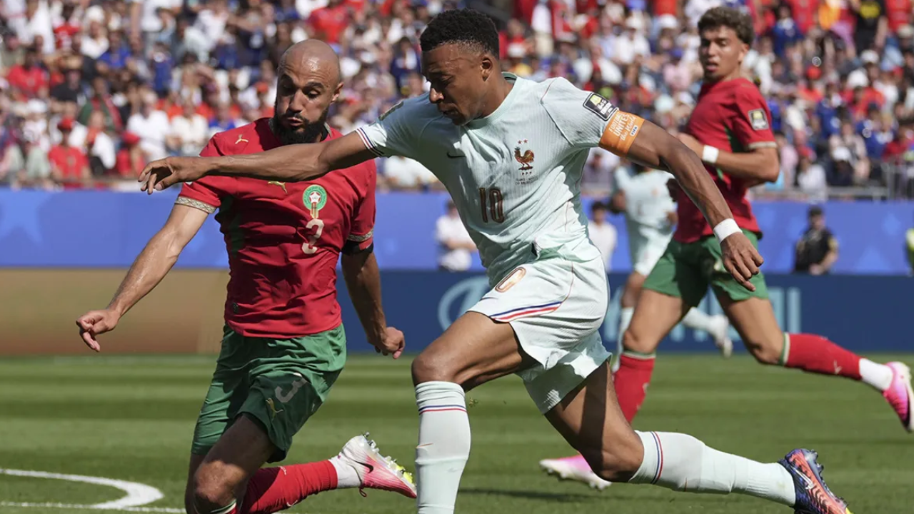 Francia venció a Marruecos y se metió en semis