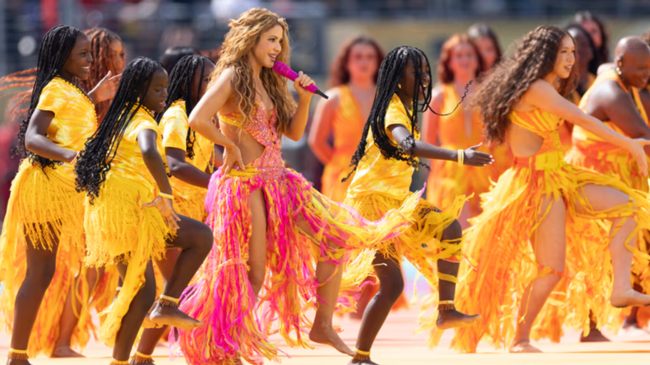 El show de medio tiempo transformó el MetLife Stadium en un festival pop