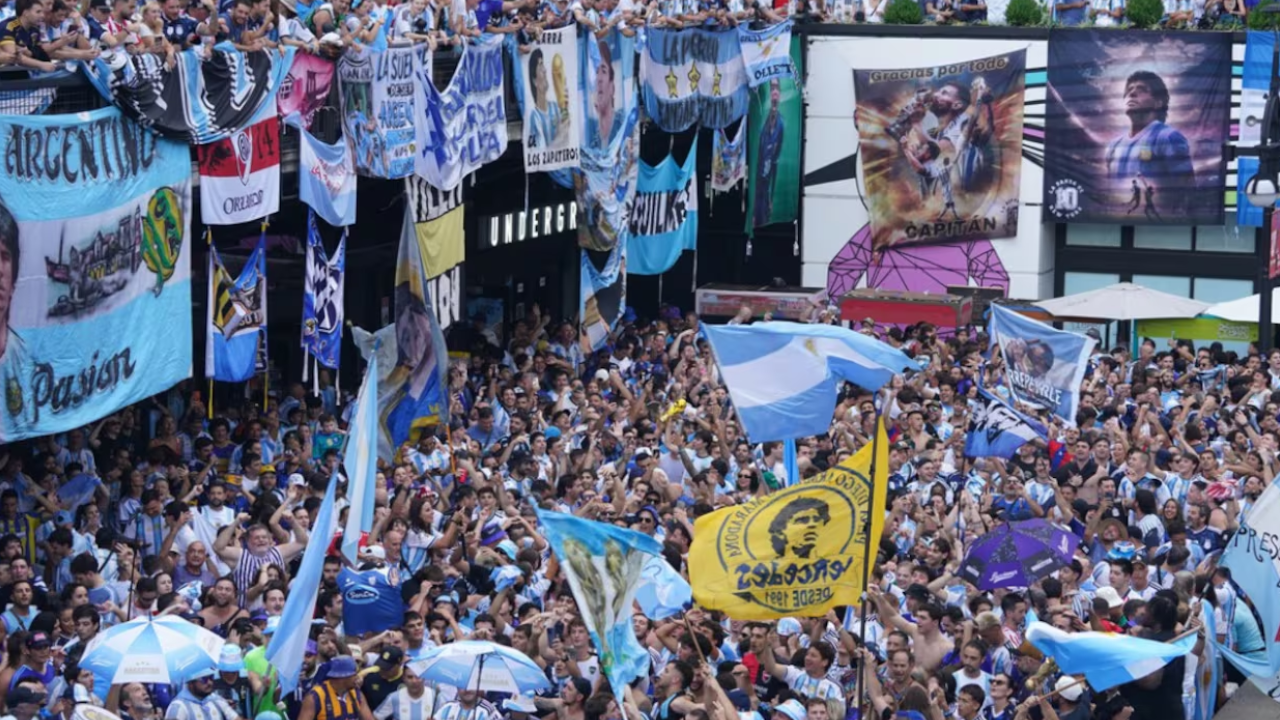 Banderazo argentino en Atlanta en la previa de la semifinal del Mundial