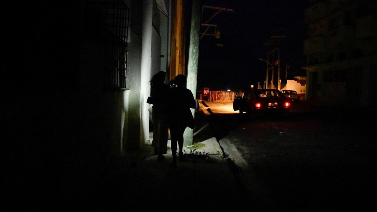 Cuba inicia una lenta recuperación de su red tras sufrir un nuevo apagón en toda la isla