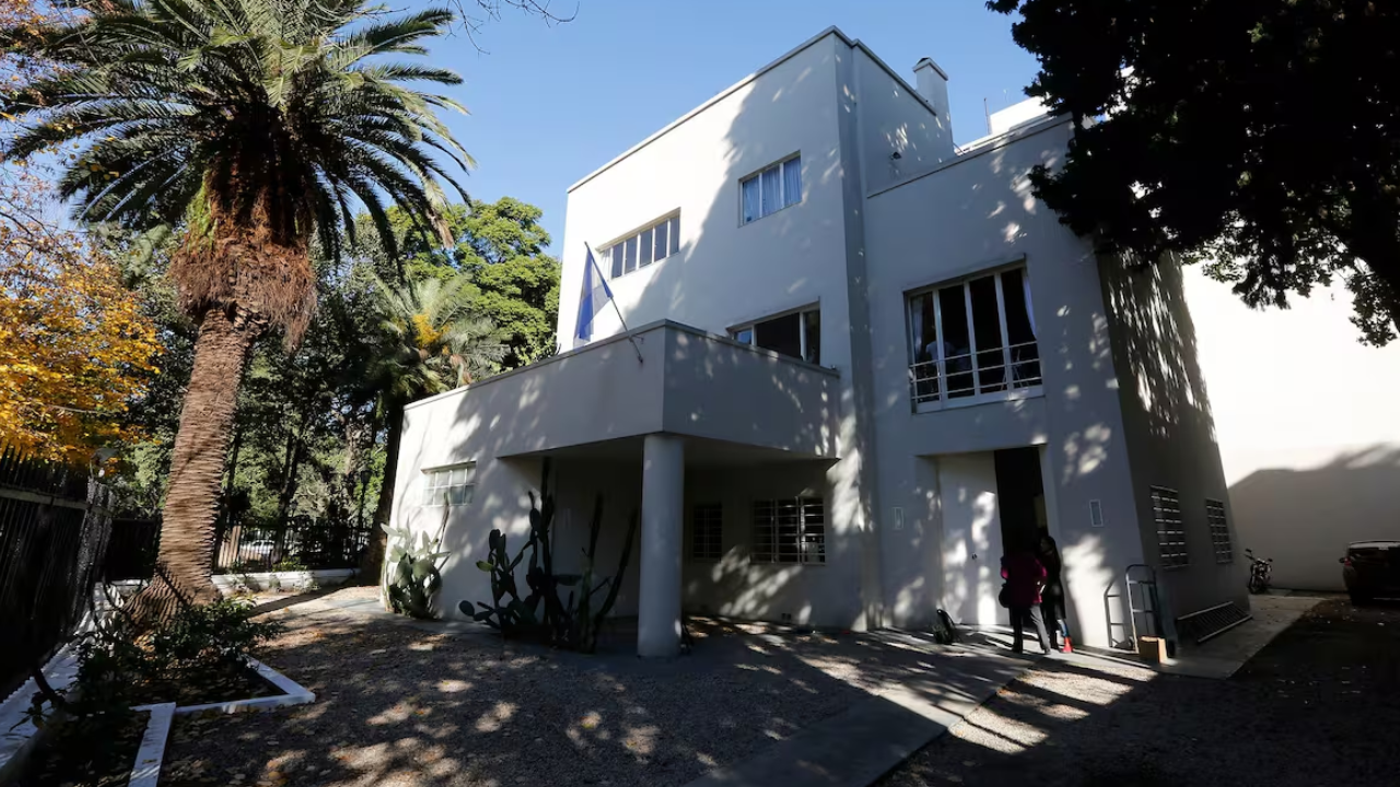 La Academia Nacional de Bellas Artes exhibe su patrimonio por sus 90 años
