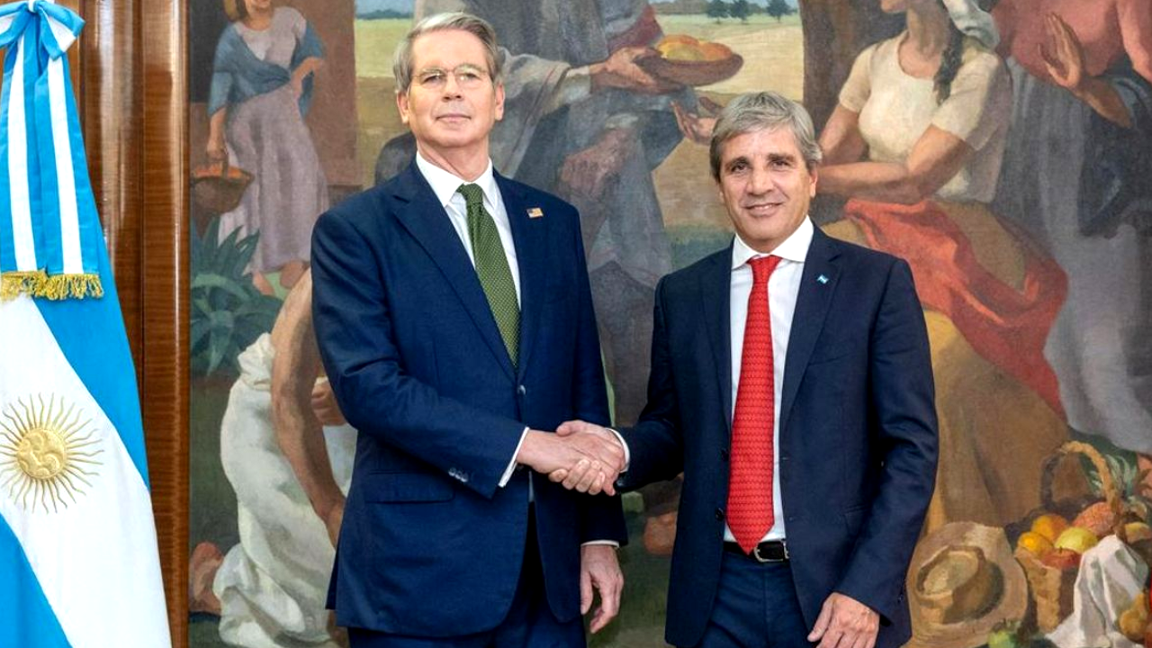 Luis Caputo viajó a Estados Unidos: cumbre del G20 y reunión con Scott Bessent