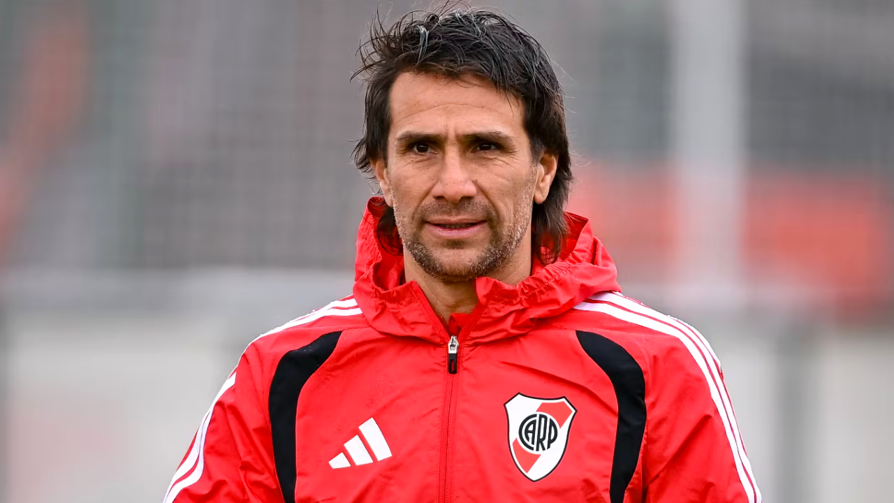 Leonardo Ponzio dirigió su primera práctica como entrenador de River