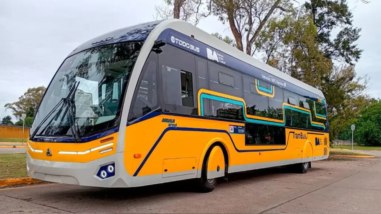 Llega el Trambús, el colectivo eléctrico que une cinco líneas de subte sin pasar por el centro