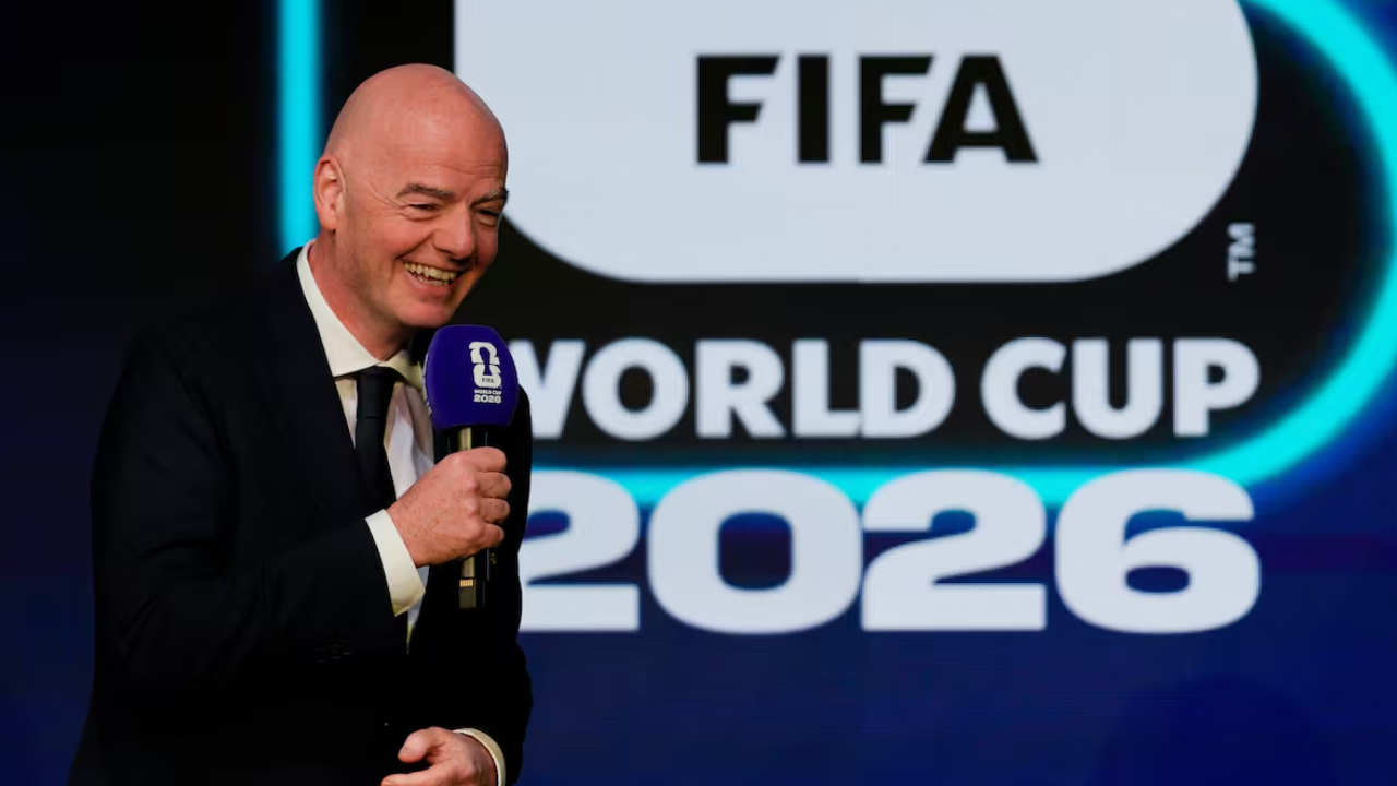 La UEFA le soltó la mano a Infantino, que dio marcha atrás con la privatización del Mundial