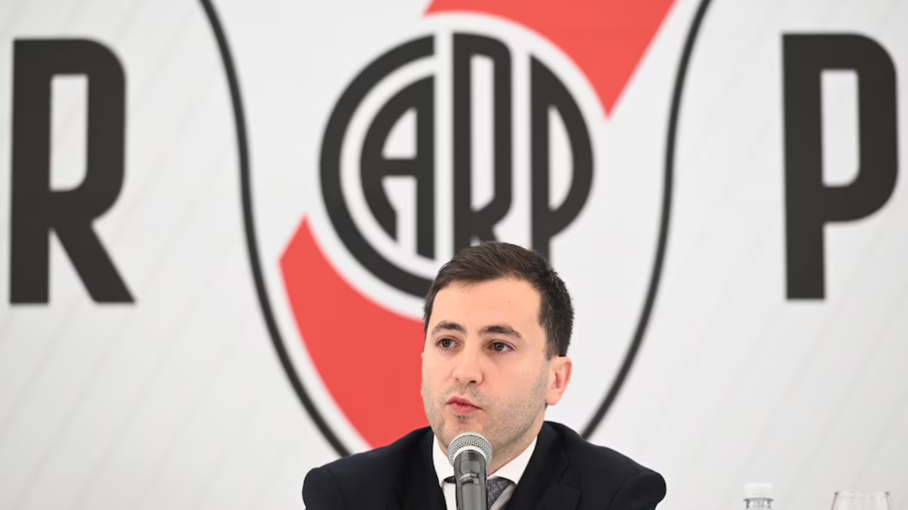 Di Carlo dijo que la crisis de River “es grave”, les pidió disculpas a los marginados y respaldó a Coudet