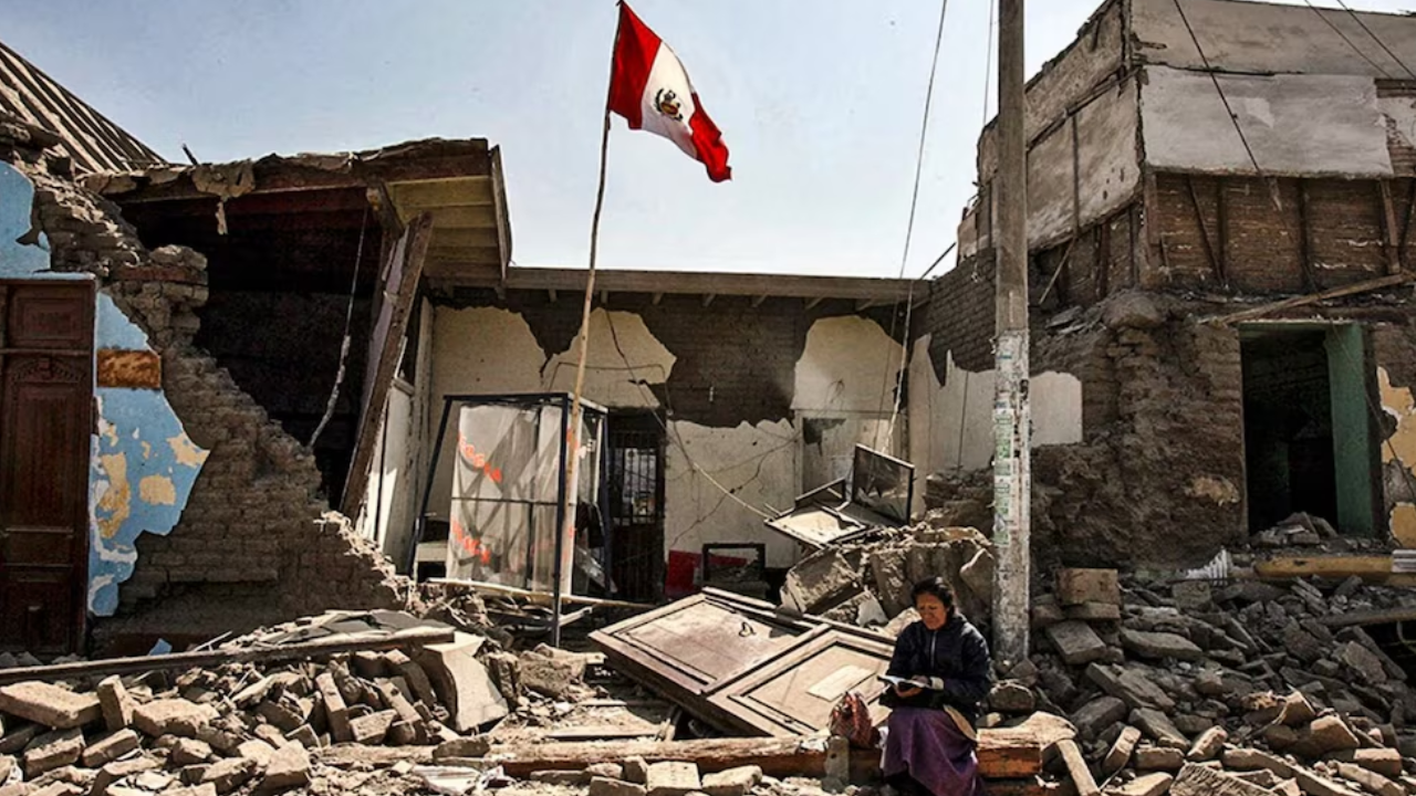 Un sismo de magnitud 7,2 sacudió el sur de Perú y se sintió en Lima