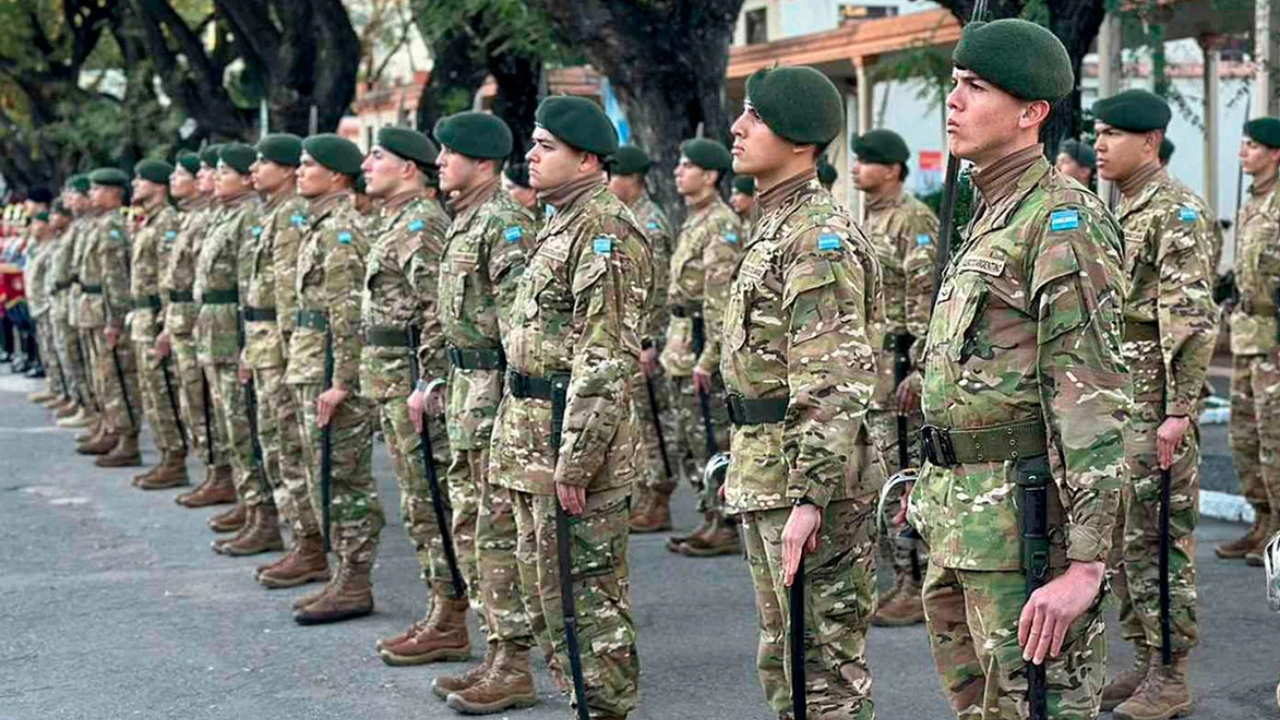 Fuerzas Armadas: el Gobierno confirmó un bono extraordinario de $50.000