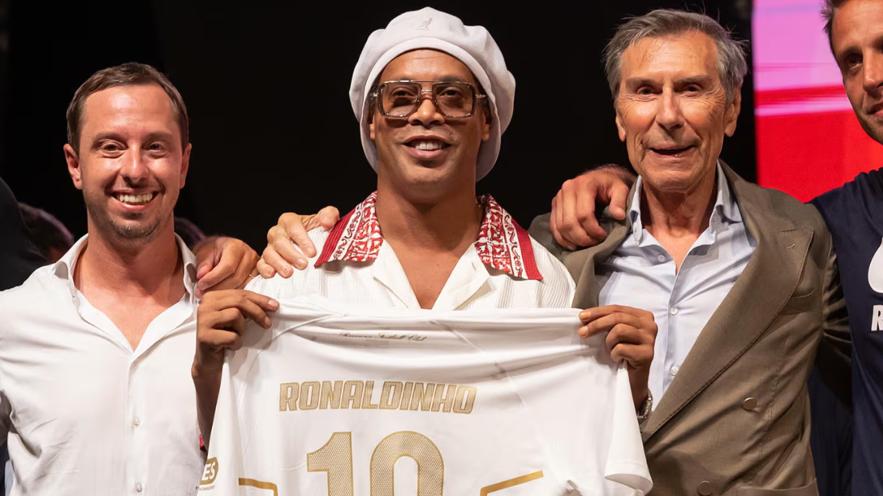 Ronaldinho vuelve al fútbol a los 46 años: jugará en la tercera división italiana