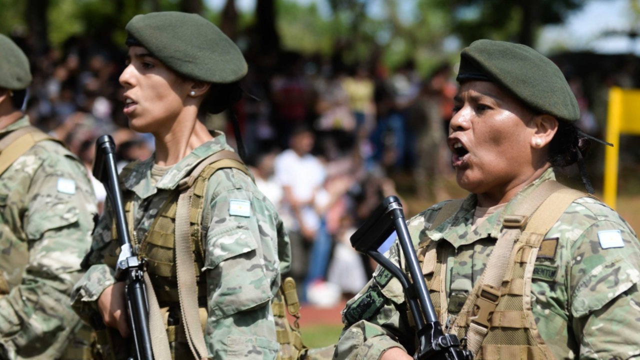 El Gobierno prepara un aumento salarial para las Fuerzas Armadas y de Seguridad