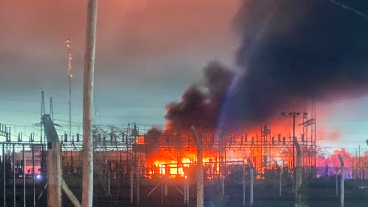 Avanza el restablecimiento de la electricidad en La Plata: 18 mil usuarios siguen sin luz tras el incendio en una subestación