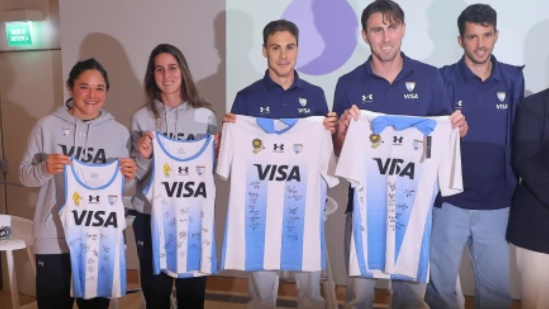 Las Leonas y Los Leones tuvieron una emotiva despedida antes del viaje al Mundial de hockey 2026