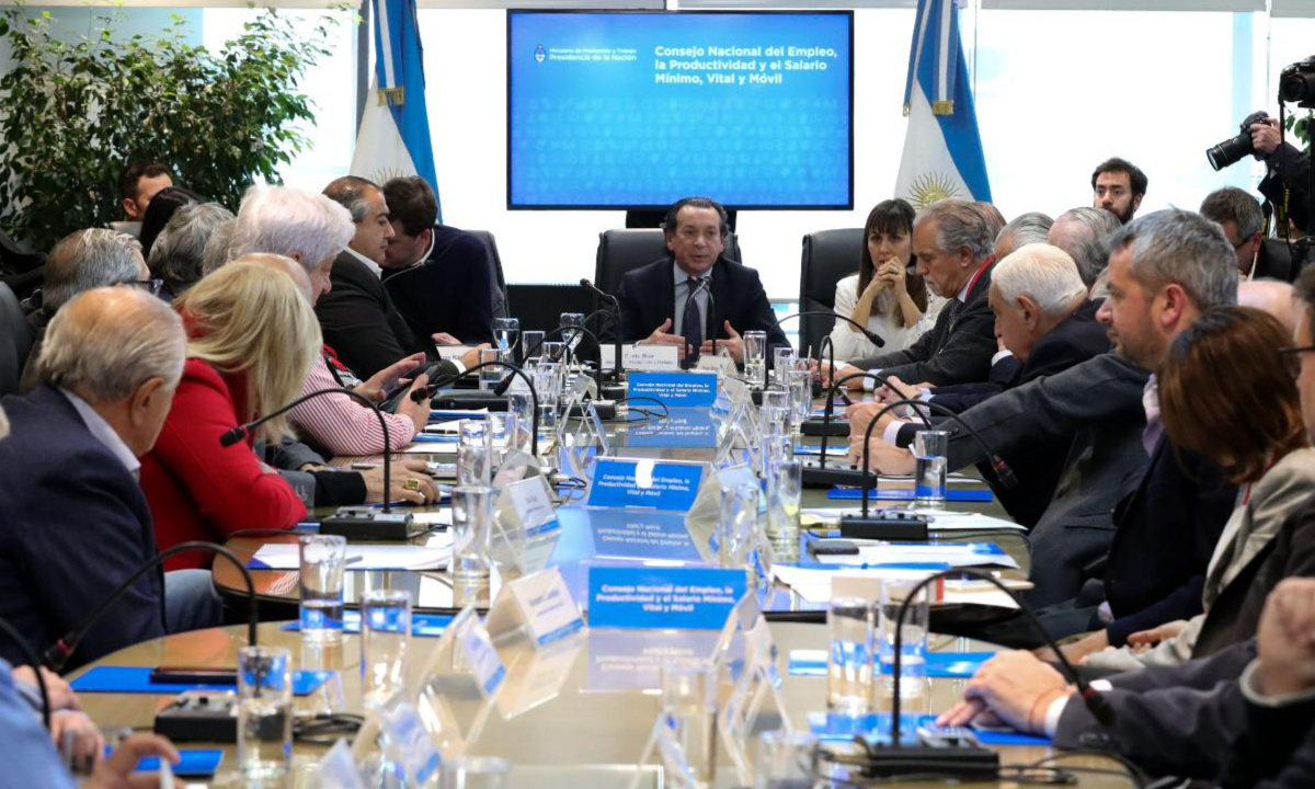 Consejo del salario: la propuesta oficial para las paritarias incluye un piso de un millón de pesos