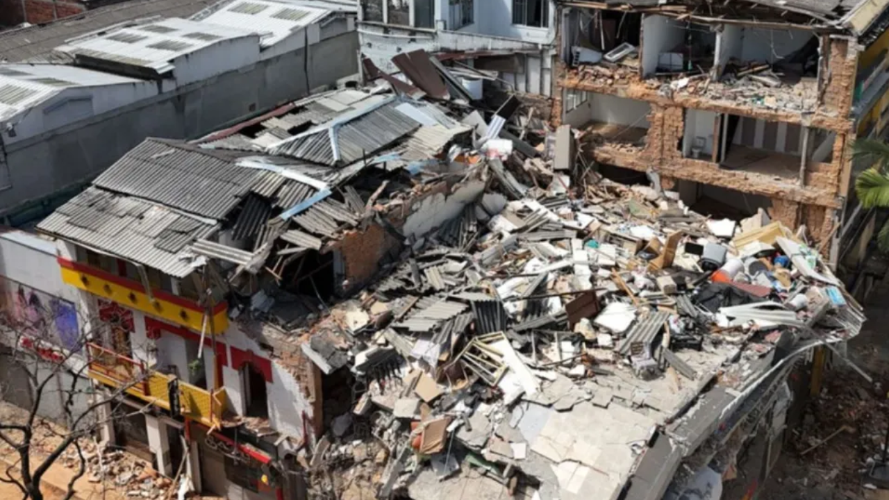 De la Espriella decretó la emergencia económica en Colombia por el terremoto de magnitud 7,4