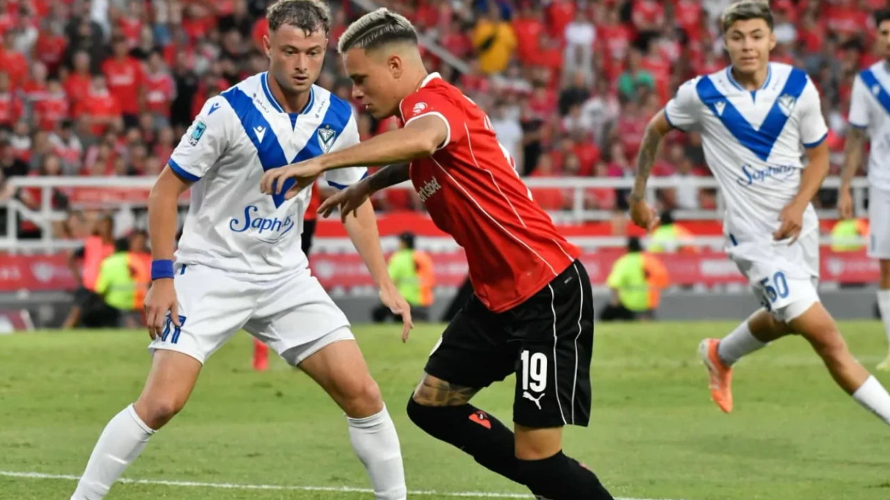 Vélez e Independiente se enfrentan en Liniers con puntaje perfecto en juego