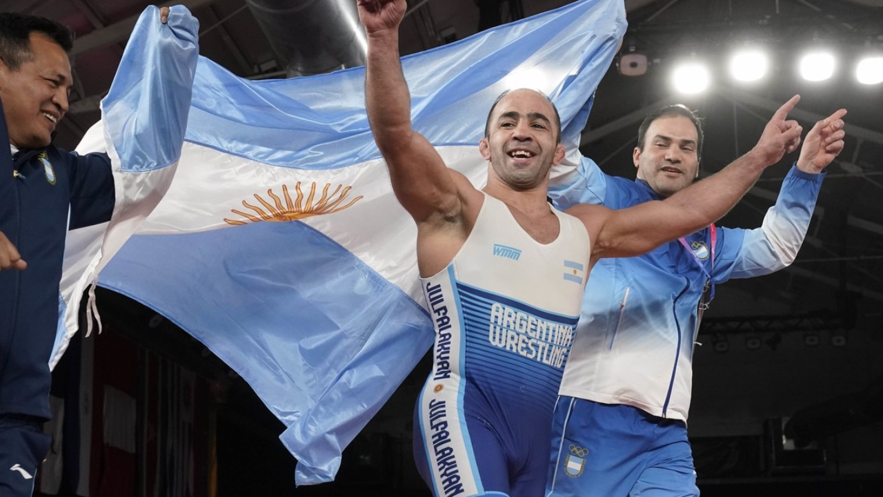 Es armenio, compite por Argentina y ganó el oro en lucha