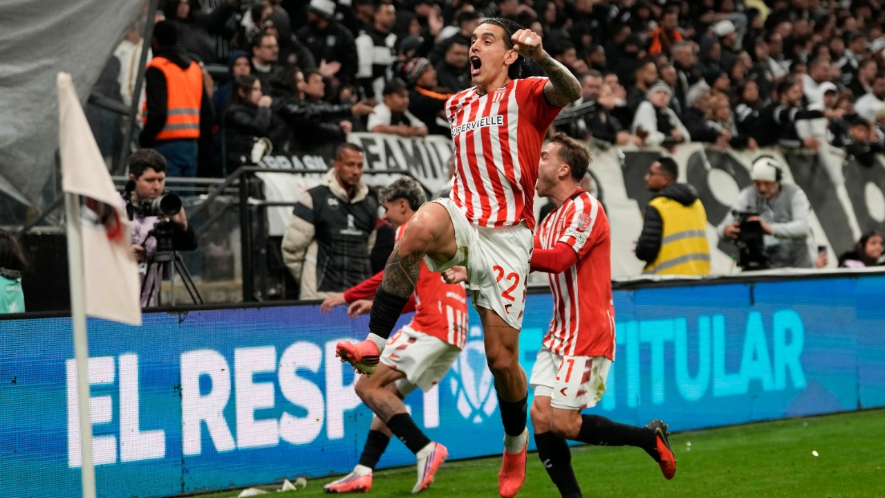 Estudiantes venció a Corinthians y se metió en semifinales de la Copa Libertadores