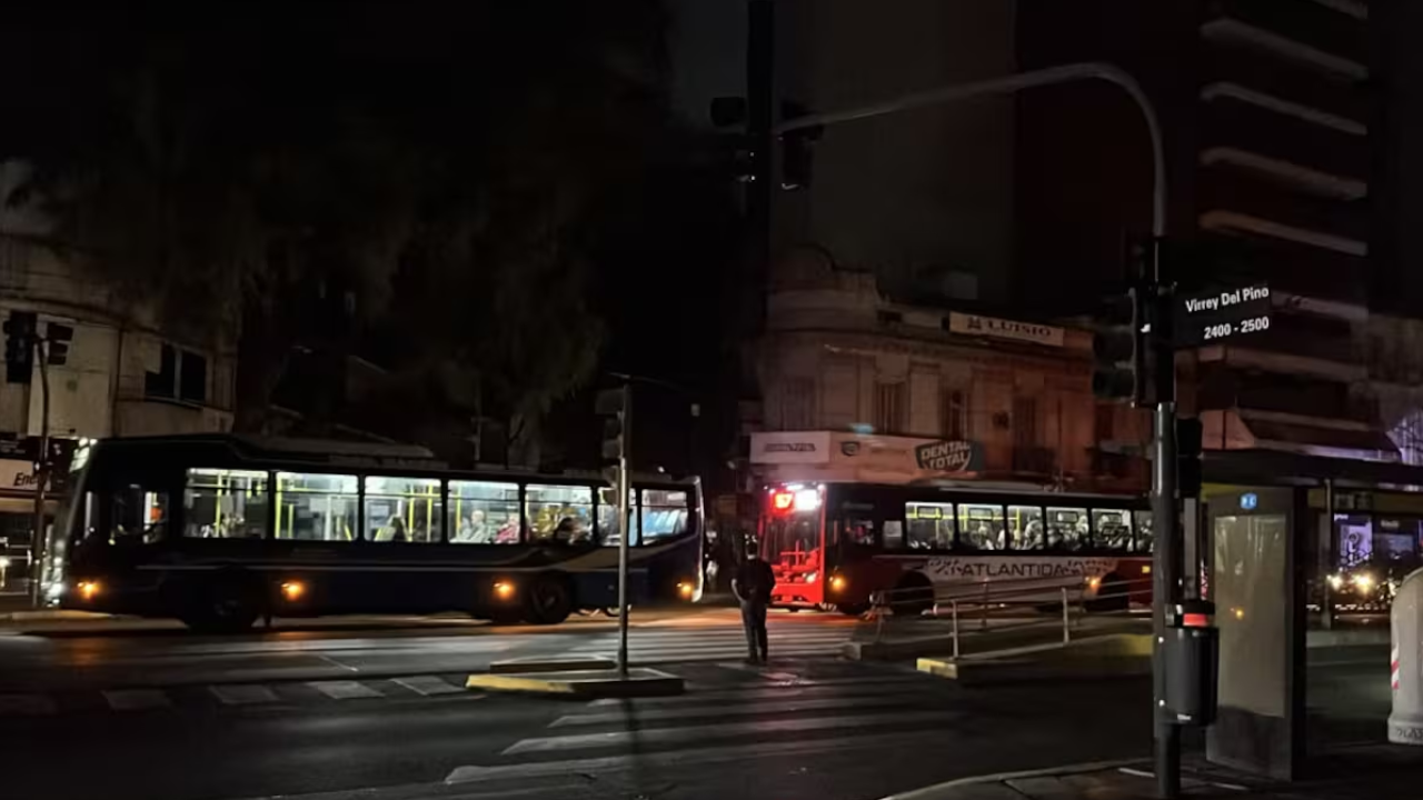 Aún se desconocen las causas del apagón que dejó sin luz a más de un millón de personas en el AMBA