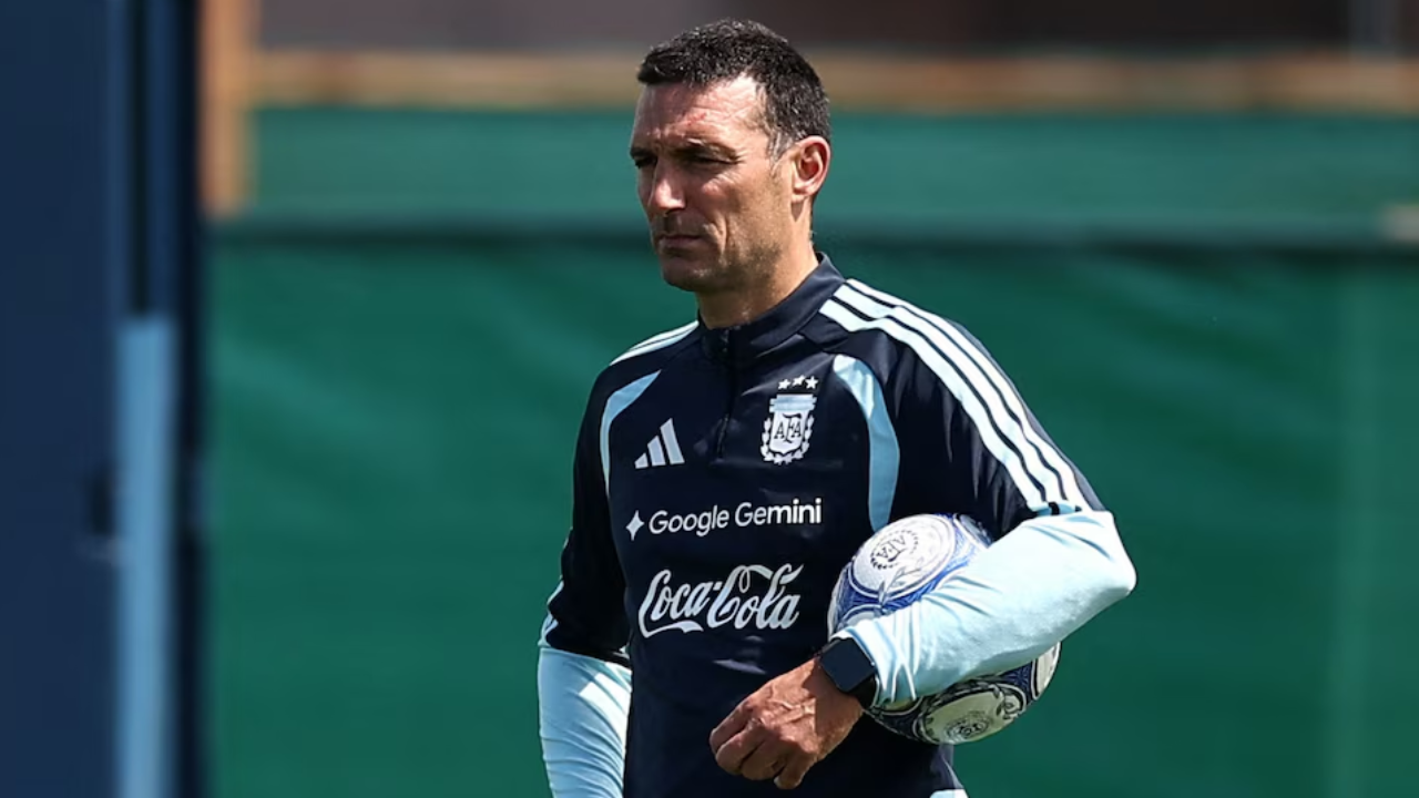 Scaloni confirmó al “Cuti Romero” como nuevo capitán y sorprendió con variantes en el equipo