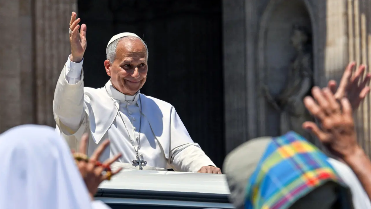 El Gobierno anunció un esquema de feriados por la visita del papa León XIV