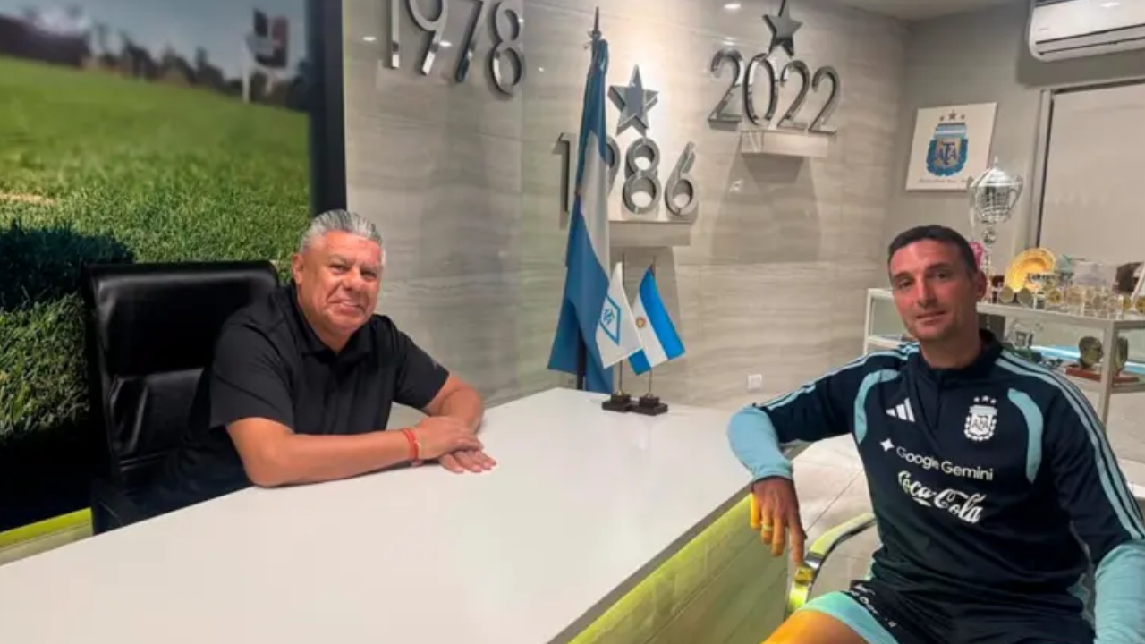 Scaloni se reunió con Tapia y arrancó la negociación por su continuidad hasta 2030