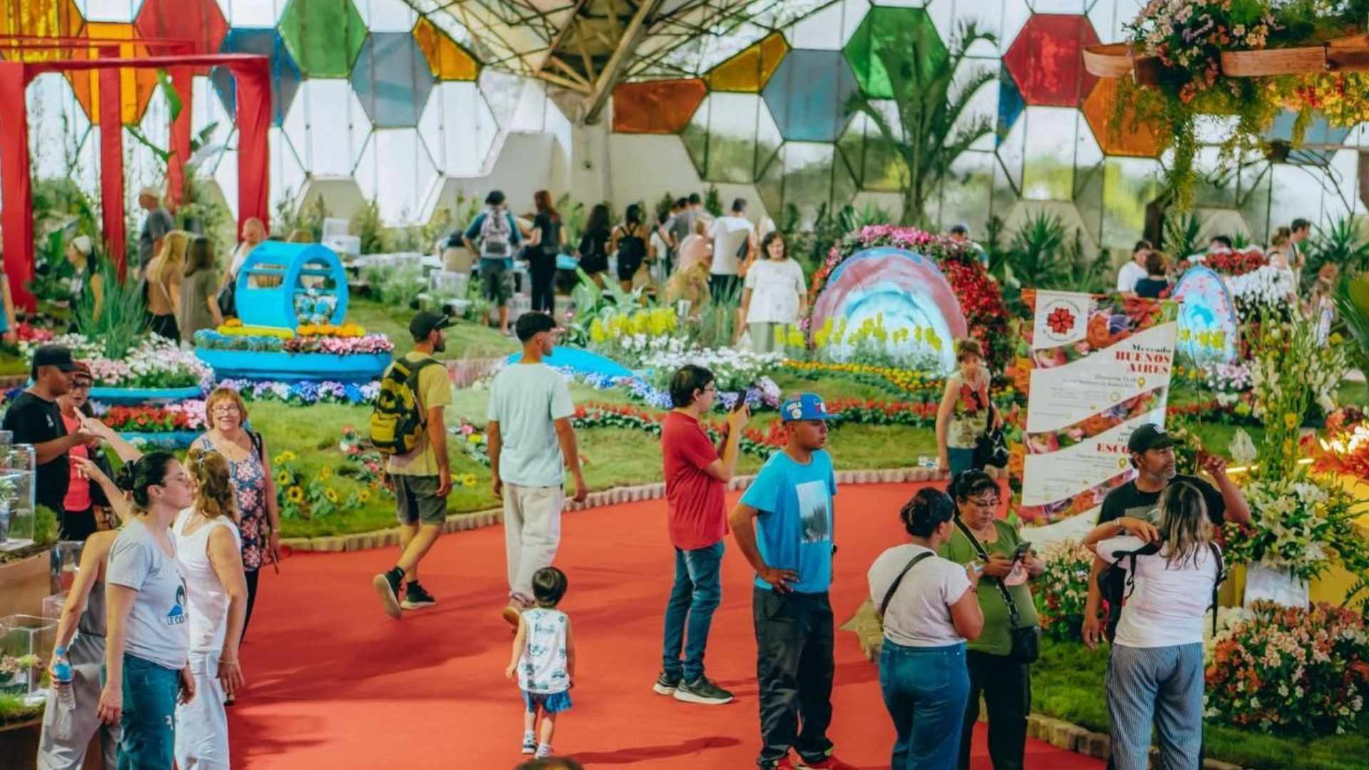 La Fiesta Nacional de la Flor convocó a artistas como Fito Paéz, David Lebón y Pedro Aznar