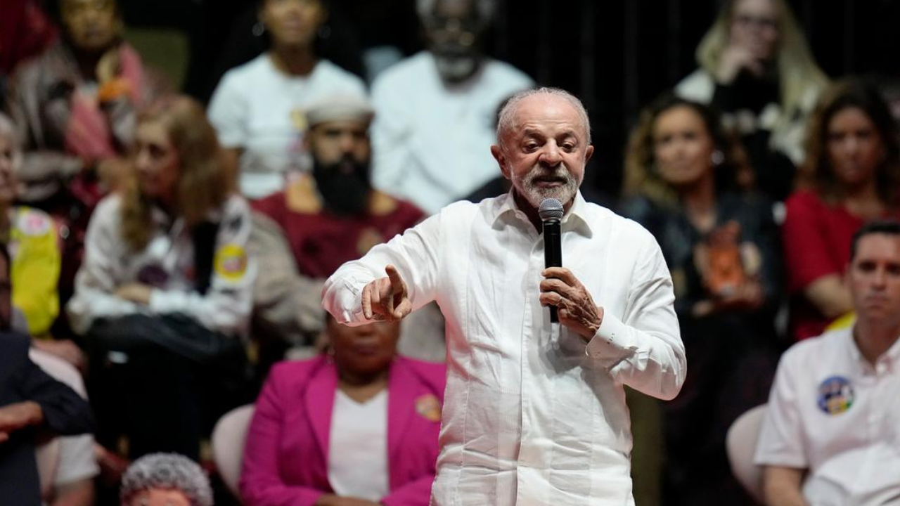 A nueve días de las elecciones, Lula prohibió las apuestas online en Brasil