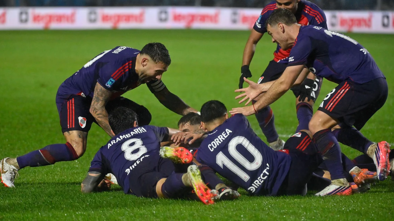 River ganó en Tucumán y estará en los playoffs