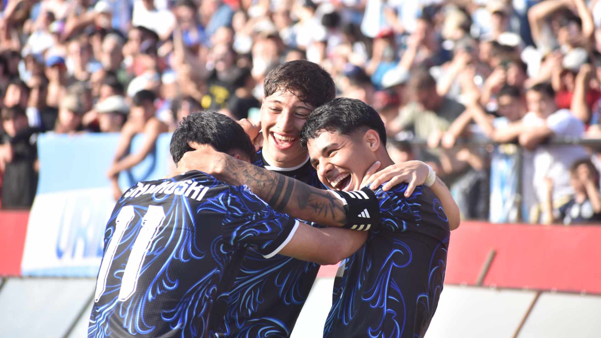 Argentina le ganó a Uruguay y sigue en carrera por la medalla