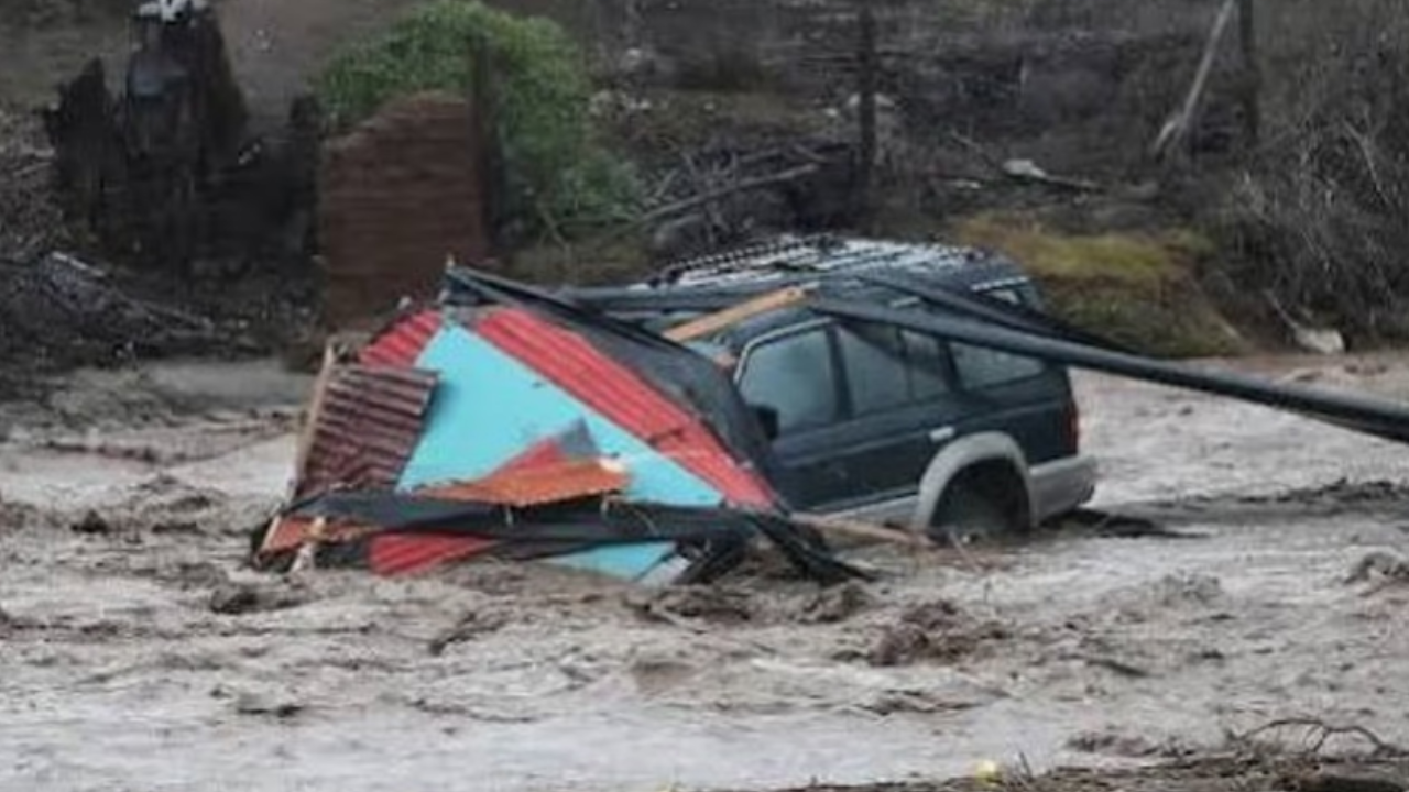 Impactante aluvión en Santiago de Chile y sus alrededores