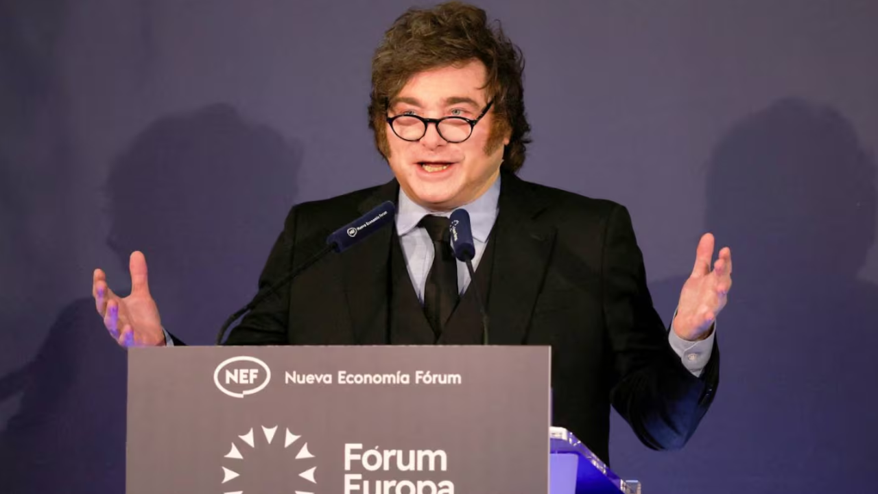 Javier Milei atribuyó la suba del riesgo país a la volatilidad internacional y la oposición