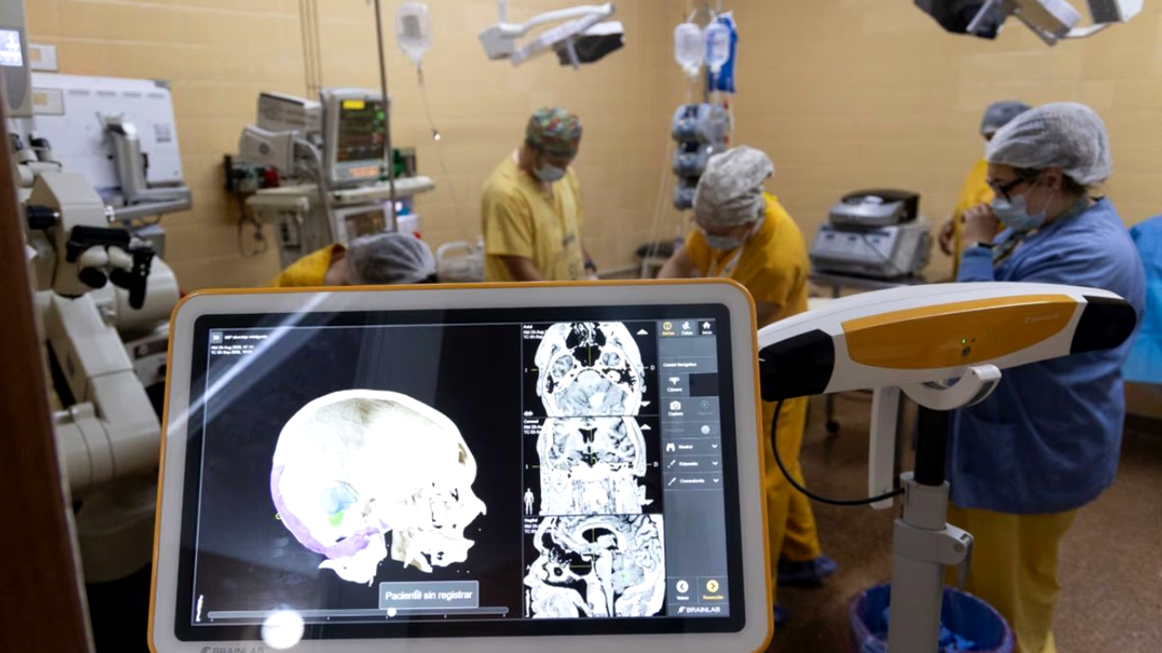 Realizan una cirugía de alta complejidad asistida por neuronavegación