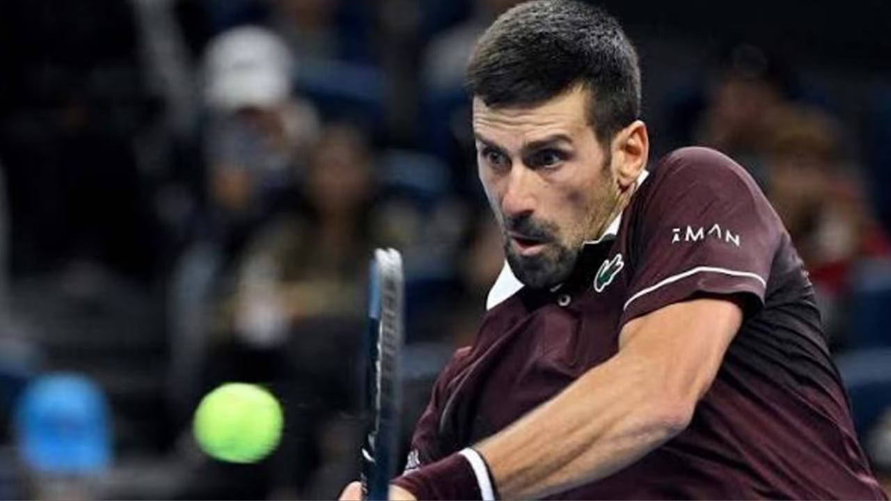 En un dramático desenlace, Djokovic le ganó a Medvedev y se metió en la final del ATP 500 de Beijing