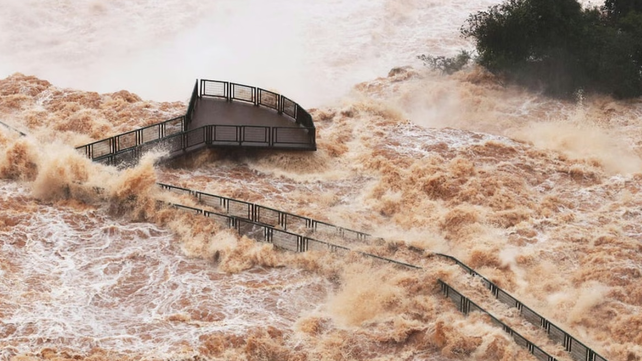 “El Niño” no da tregua en el Litoral y volvieron a cerrar uno de los circuitos en las Cataratas