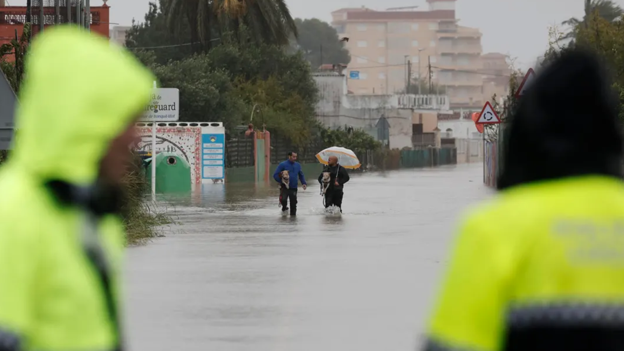 Emergencia en el este de España: confinan a 145 municipios por las inundaciones de la dana Adam